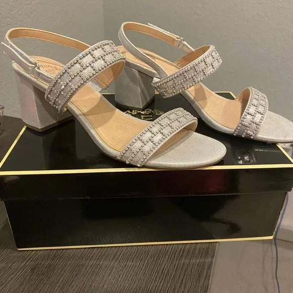 Women’s Dressy Silver & Rhinestone sandals - Picture 1 of 4